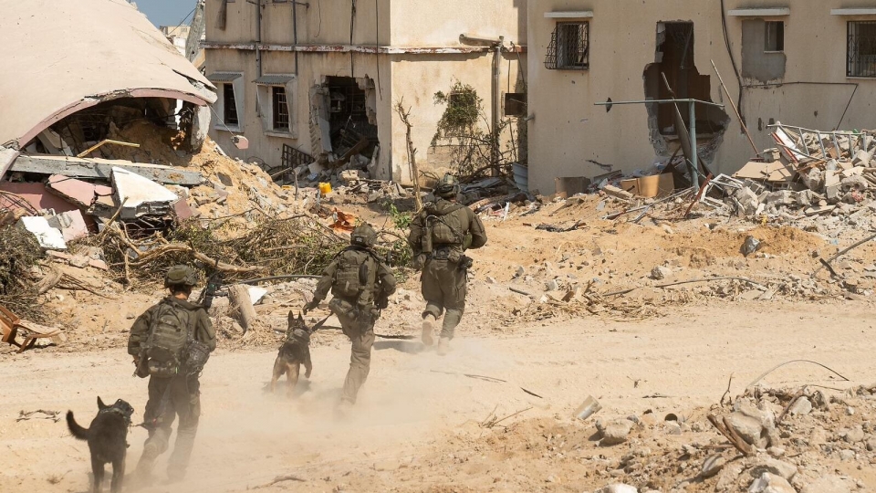 Israel tiếp tục không kích vào Gaza