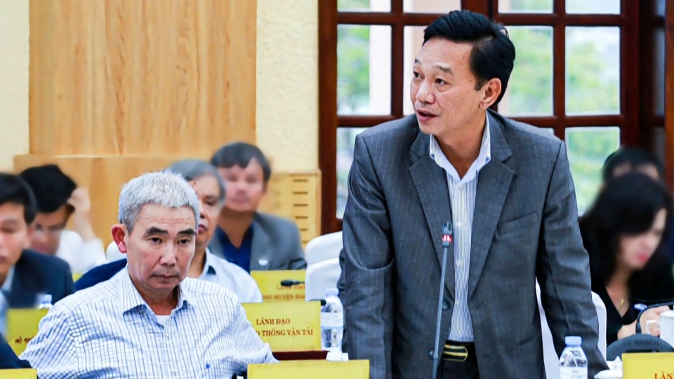 lam_dong_cung_luc_cho_2_giam_doc_so_nghi_huu_truoc_tuoi_20240927173821.jpg