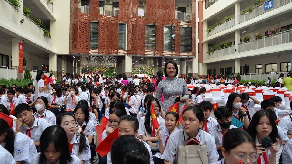 le_khai_giang_tai_truong_thcs_giang_vo_ha_noi_3.jpg