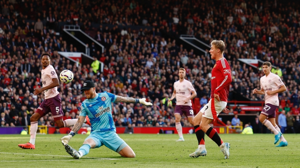 2024-10-19t152746z_245885159_up1ekaj16y8hb_rtrmadp_3_soccer-england-mun-bre-report.jpg