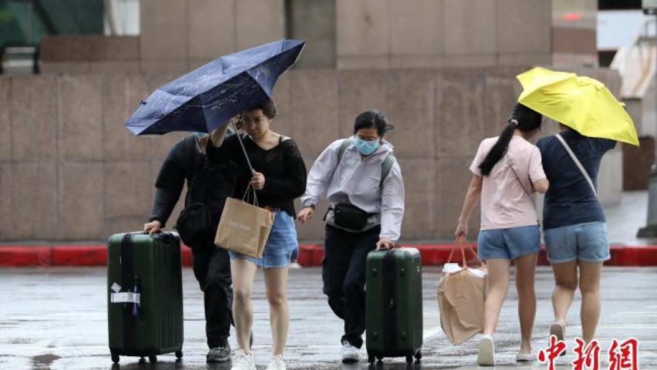 Bão Krathon gây mưa to, gió lớn ở Đài Loan. Ảnh_ Chinanews.jpg