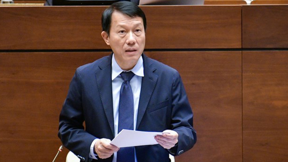 Luong Tam Quang trinh bay to trinh Luat du lieu 1.jpg