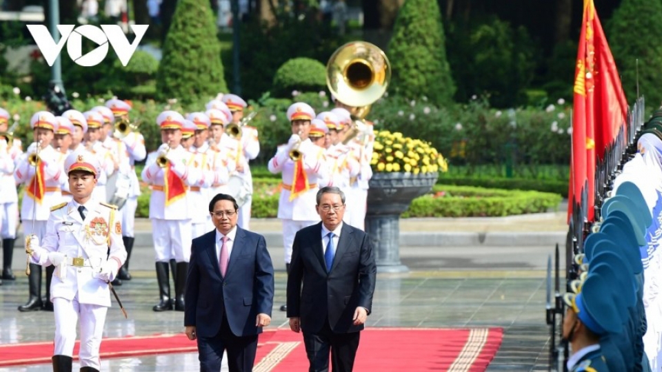 PM Chinh hosts welcome ceremony for Chinese Premier