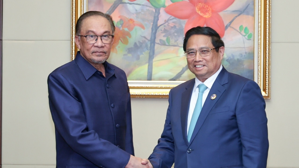 Thủ tướng Phạm Minh Chính hội kiến Thủ tướng Malaysia Anwar Ibrahim