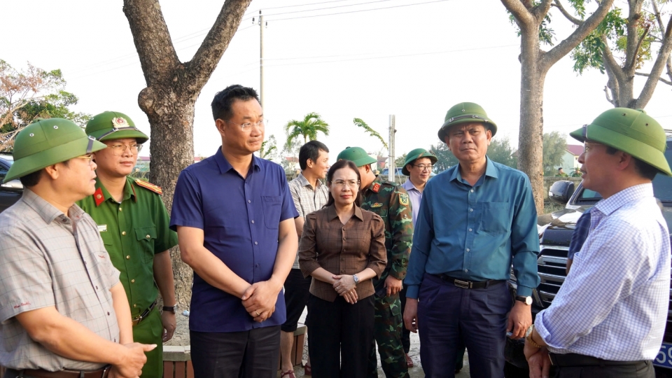 lanh_dao_dia_phuong_bao_cao_ve_tinh_hinh_thiet_hai_do_mua_lu_xay_ra.jpg