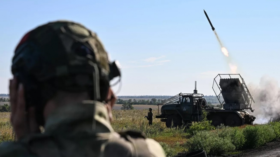 linh Nga na phao phan luc Nga ve phia vi tri Ukraine, hoa luc Nga -sputnik.jpg