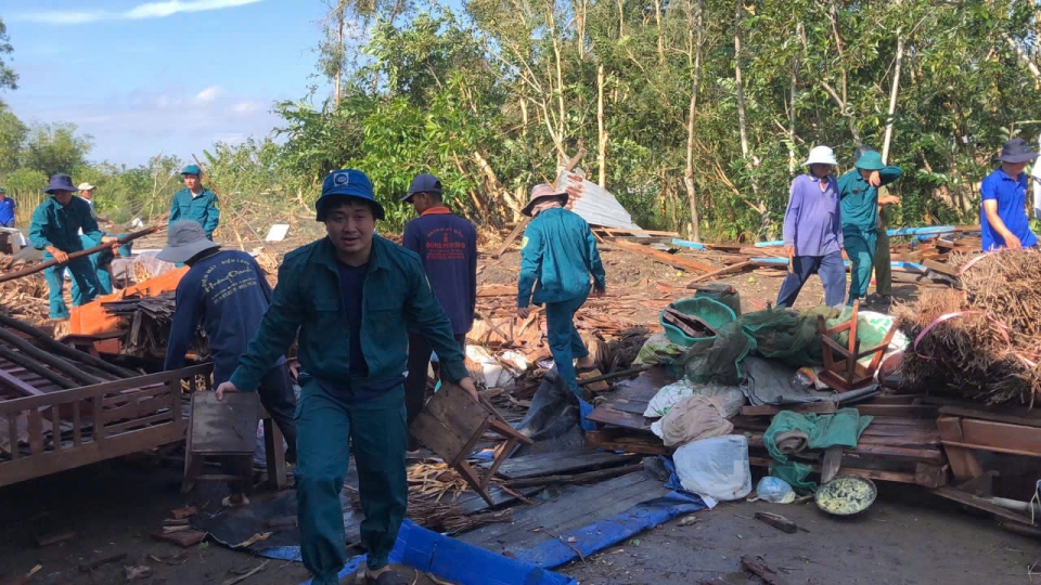 Kiên Giang: 23 căn nhà bị sập, nhiều người bị thương do lốc xoáy