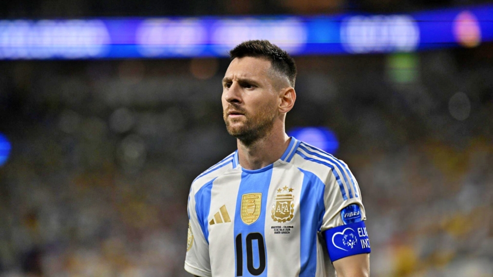 ĐT Argentina của Messi phải thay đổi kế hoạch khẩn cấp vì siêu bão Milton