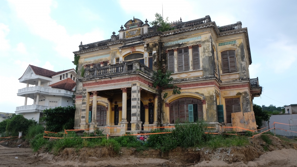 nha lau ong Phu 2.jpg