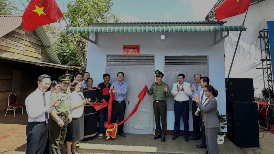 nha_tinh_nghia_2.jpg
