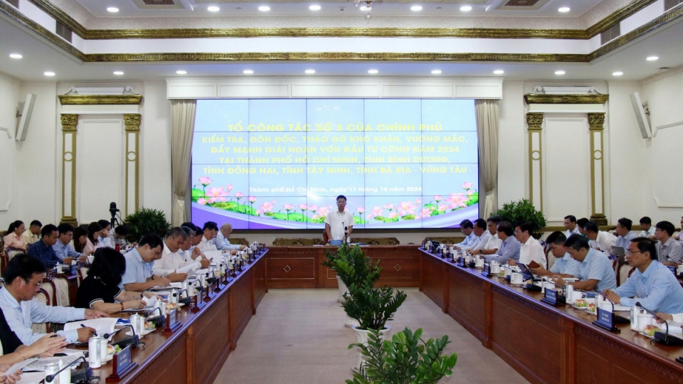 quang_canh_buoi_lam_viec.jpg