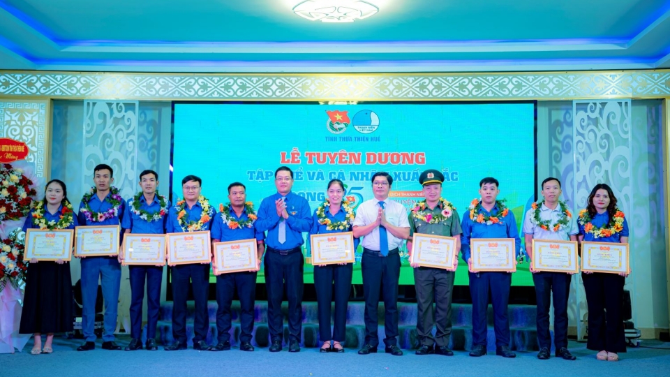 tuyen_duong_11_tap_the_va_17_ca_nhan.jpg