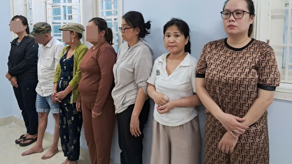 3_doi_tuong_cam_dau_duong_day_suong_hang_binh_tu_phai_qua_va_cac_doi_tuong_lien_quan_trong_chuyen_an.jpg