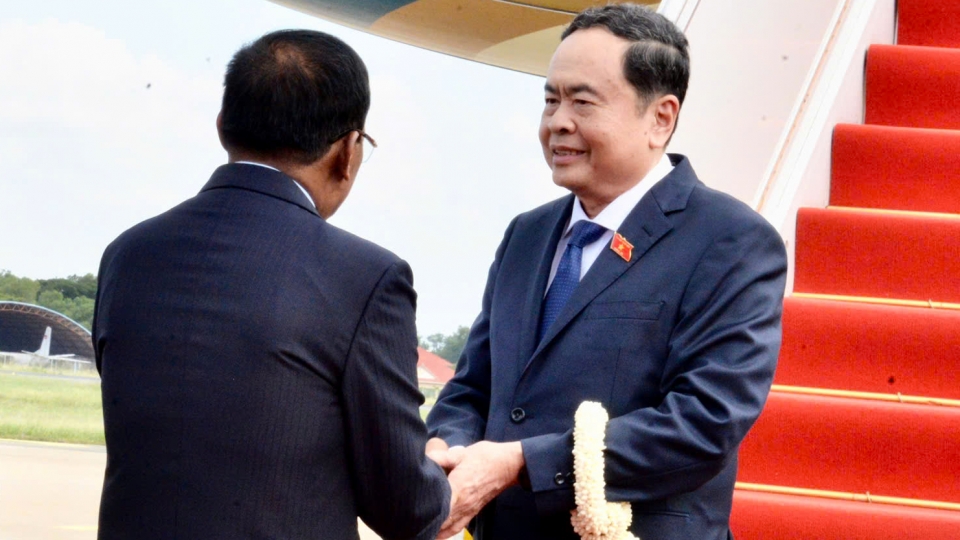 Chu tich quoc hoi tham campuchia.jpg