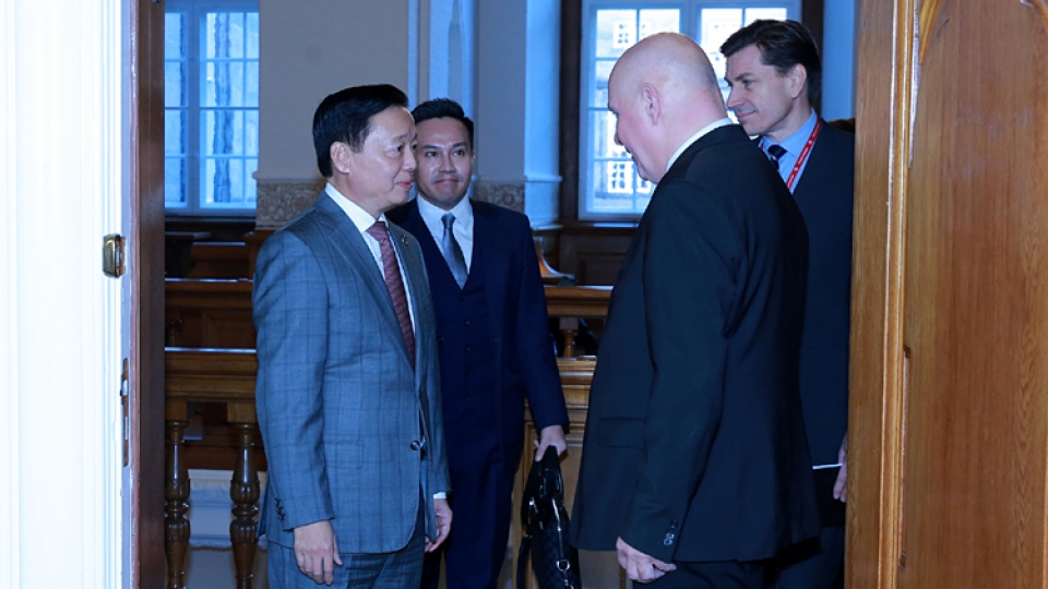 Parliament Speaker Soren Gade told visiting Vietnamese Deputy Prime Minister Tran Hong Ha in Copenhagen on November 26 2.jpg