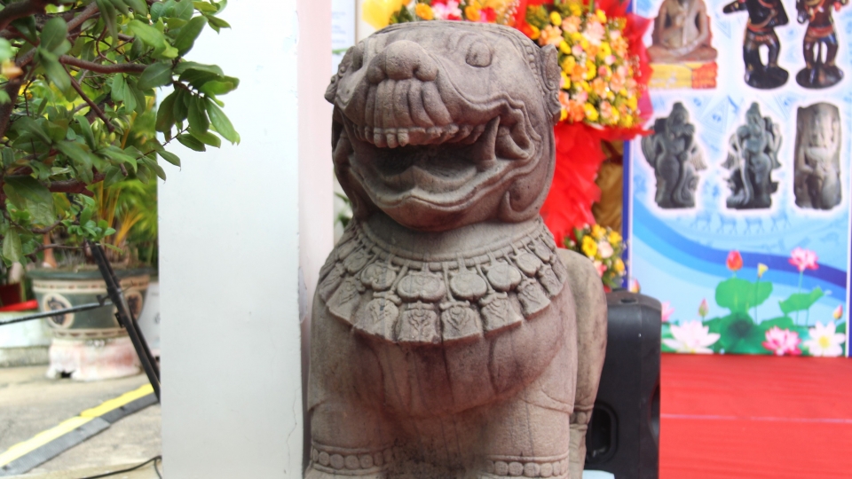 _tuong_su_tu_da_thanh_do_ban_hien_luu_giu_tai_bao_tang_tinh_binh_dinh_duoc_cong_nhan_bao_vat_quoc_gia._.jpg