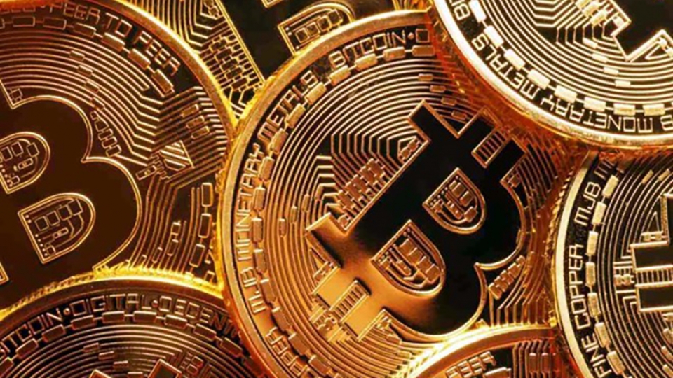 Bitcoin lần đầu tiên vượt ngưỡng 94.000 USD