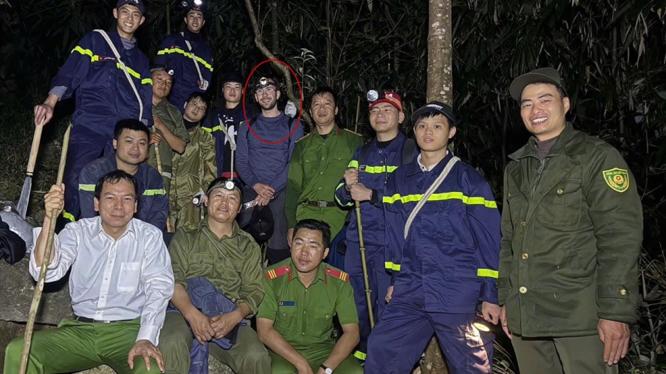 du_khach_bryan_hanselman_duoc_tim_thay_trong_rung.jpg