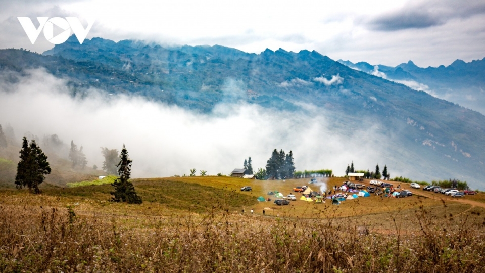 du_lch_suoi_thau_ha_giang.jpg