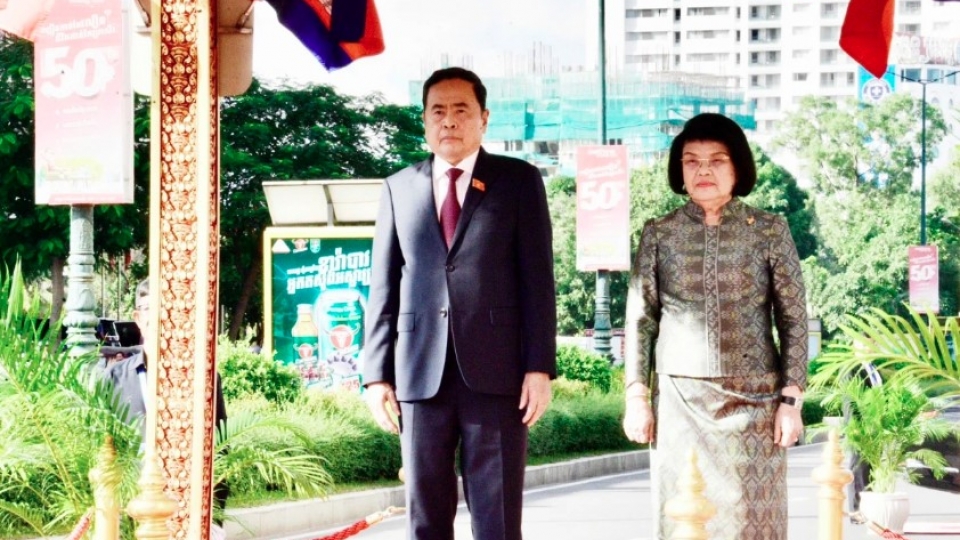 Welcome ceremony held for top Vietnamese legislator in Cambodia