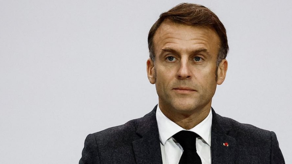 Tổng thống Pháp Emmanuel Macron đối mặt với áp lực từ chức