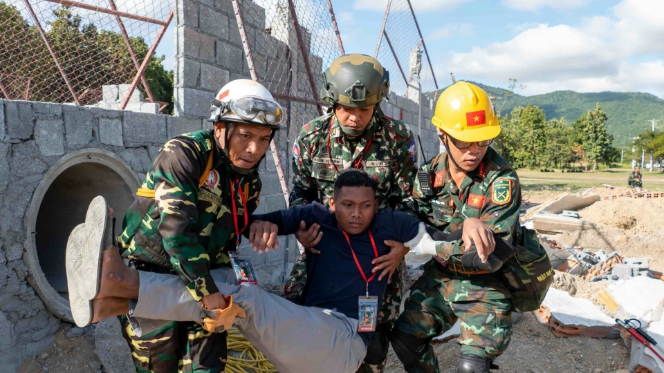 vov_dien_tap_cuu_ho-cuu_nan_chung_giua_quan_doi_3_nuoc_tai_tinh_kampong_chhnang_.jpg