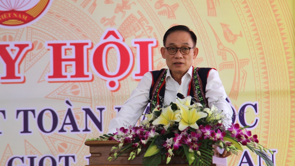 vov_ong_le_hoai_trung.jpg