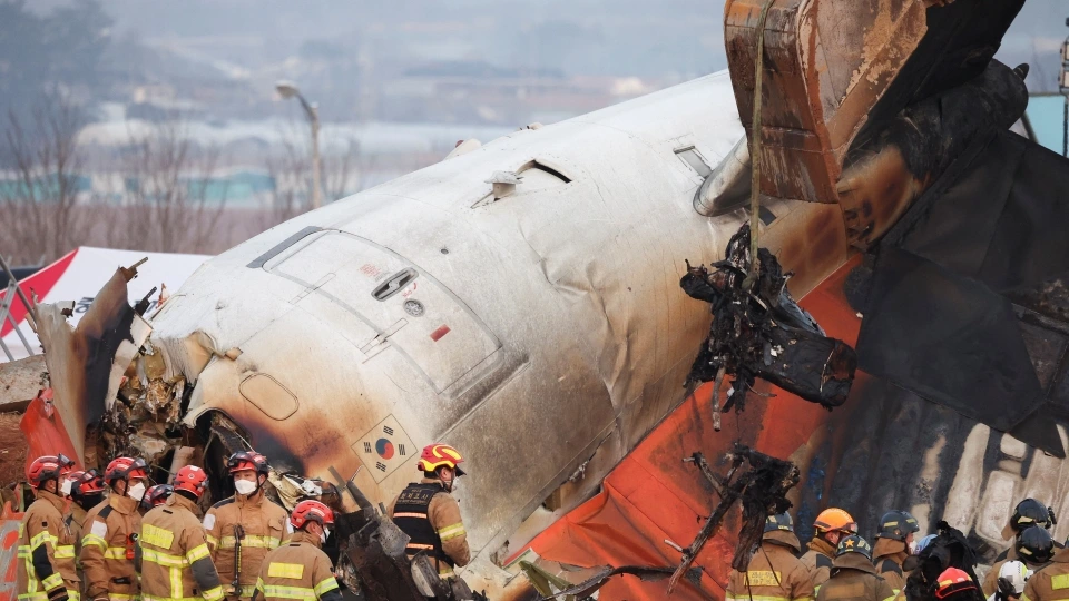 2024-12-29T080616Z_981136300_RC2VYBAA8M5J_RTRMADP_3_SOUTHKOREA-CRASH.JPG