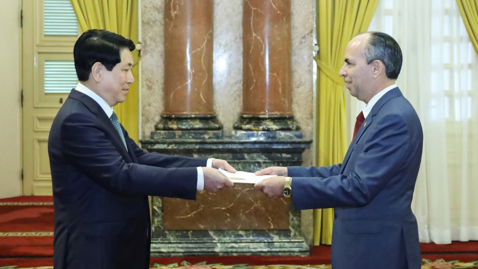 26_12_dai_su_cuba_rogelio_polanco_fuentes_trinh_quoc_thu_len_chu_tich_nuoc_luong_cuong_20241226172110.jpg