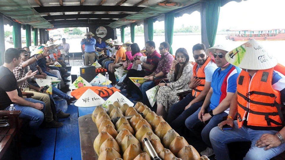 Foreign Tourists Enjoy Exploring Vietnam’s Waterways.jpg