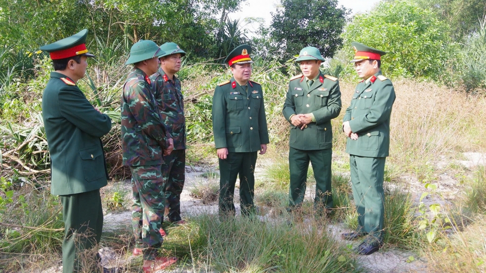 Lãnh đạo Bộ Chỉ huy Quân sự tỉnh Quảng Trị chỉ đạo Đội 584  tìm kiếm, quy tập hài cốt liệt sĩ   tại xã Hải Lâm, huyện Hải Lăng.jpg