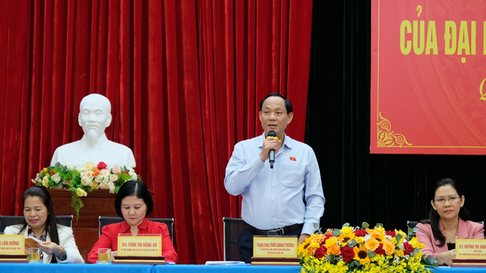 Thượng tướng Trần Quang Phương cùng Đoàn Đại biểu quốc hội đơn vị tỉnh Quảng Ngãi tiếp xúc cử tri.jpg