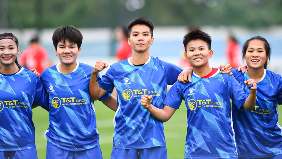clb_nu_thai_nguyen_tt_nhan_thuong_khung_truoc_tran_chung_ket_cup_quoc_gia_nu_2024.png