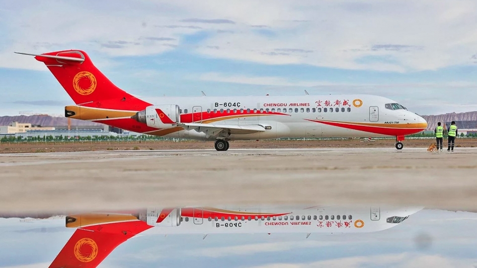 comac_arj21.jpg