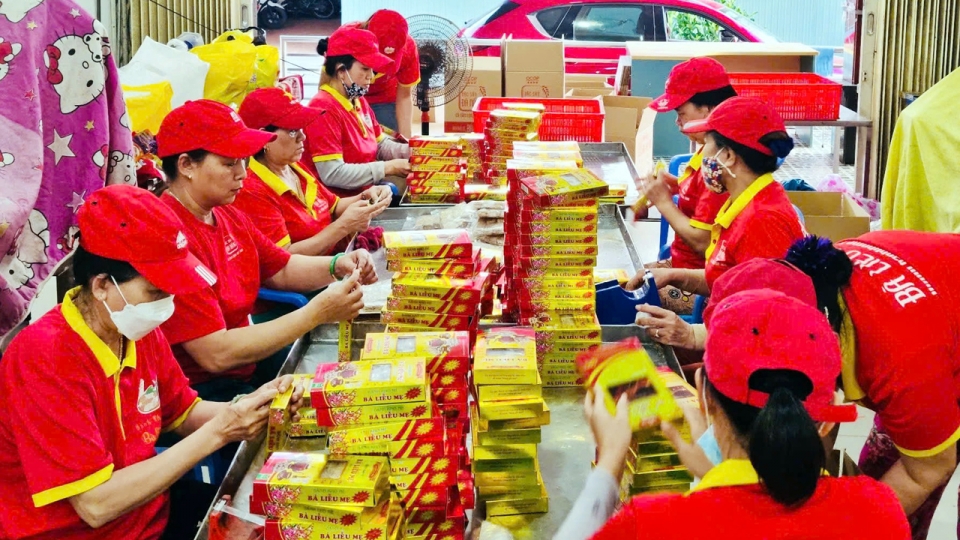 dip_tet_nam_nay_co_so_san_xuat_hon_400000_san_pham_tang_san_luong_hon_30_so_voi_nam_ngoai_va_tang_gap_doi_so_voi_ngay_thuong_20241225144150.jpg