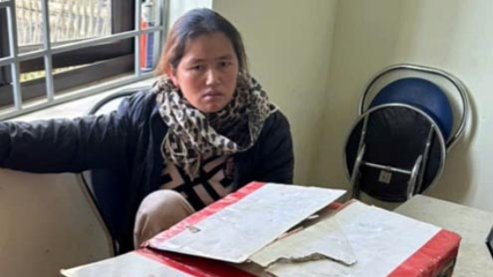 doi_tuong_phan_san_may_va_tang_vat_20kg_phao_lau.jpg