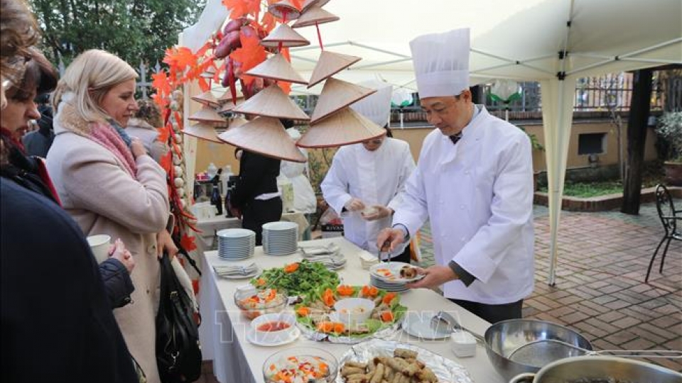 Vietnamese cuisine and tourism introduced in Italy