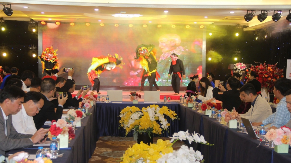 nganh_du_lich_lang_son_chu_trong_tiep_thu_nhung_y_kien_cua_cac_chuyen_gia_de_tu_do_co_nhung_chinh_sach_phat_trien_quang_ba_thuong_hieu_du_lich_lang_son_tu_nay_den_nam_2030._.jpg