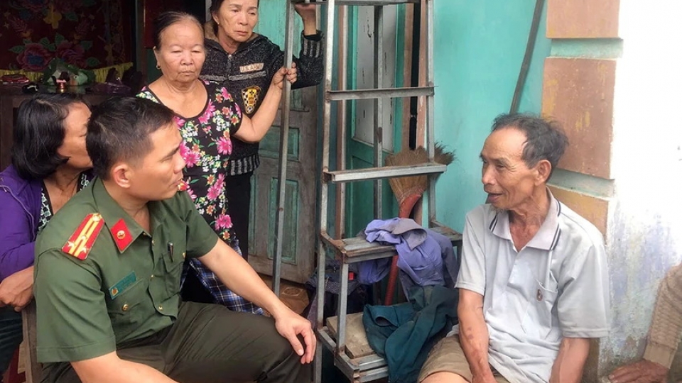 ong_bay_duoc_tim_thay_va_dua_ve_gia_dinh_cham_soc._anh_ca.jpg