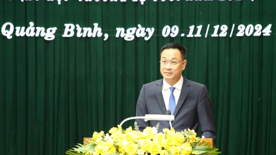 ong_le_ngoc_quang_bi_thu_tinh_uy_quang_binh_phat_bieu_tai_ky_hop_hoi_dong_nhan_dan_tinh_quang_binh_cuoi_nam.jpg