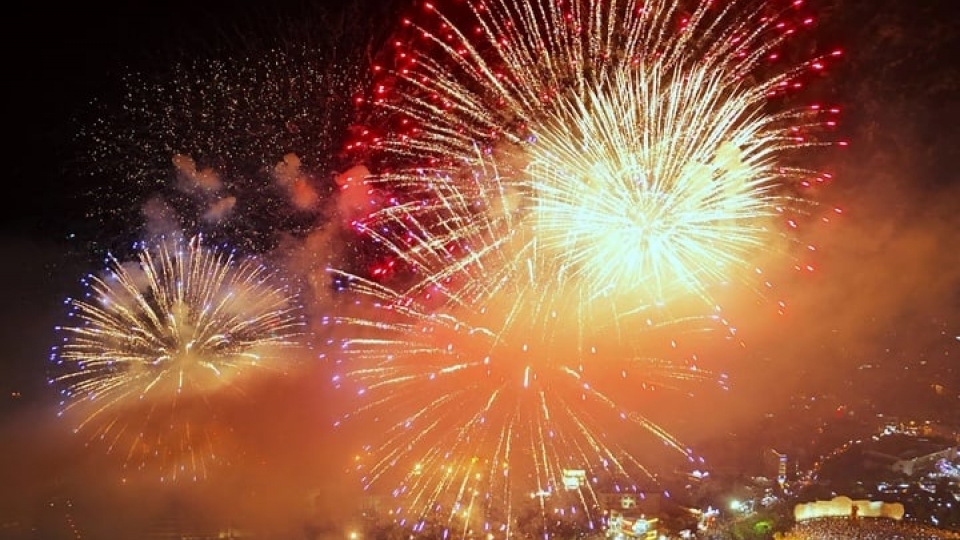 Hanoi to launch firework displays on New Year’s Eve