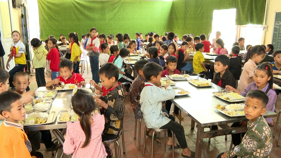 rs-cac_truong_hoc_tai_bac_kan_van_duy_tri_bua_an_ban_tru_theo_phuong_thuc_quy_dinh_nhu_cac_nam_truoc_nham_dam_bao_cong_tac_day_hoc_cung_nhu_duy_tri_si_so_hoc_sinh.jpg