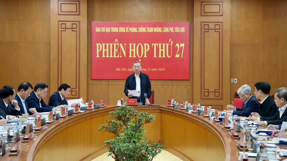tong_bi_thu_chu_tri_hop_ve_phong_chong_tham_nhung_3.jpg