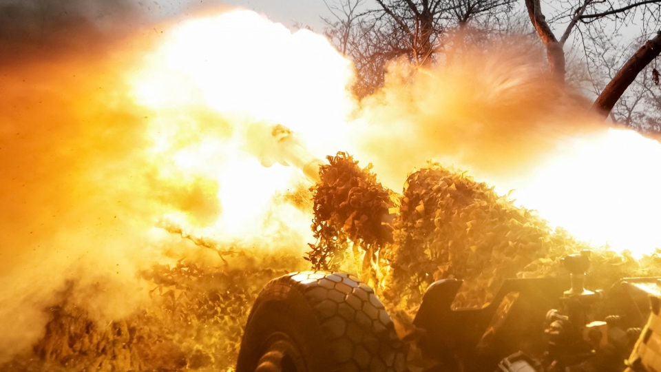 2025-01-10T162602Z_692099253_RC2W6CAEHU15_RTRMADP_3_UKRAINE-CRISIS-KHARKIV-ARTILLERY_0.JPG