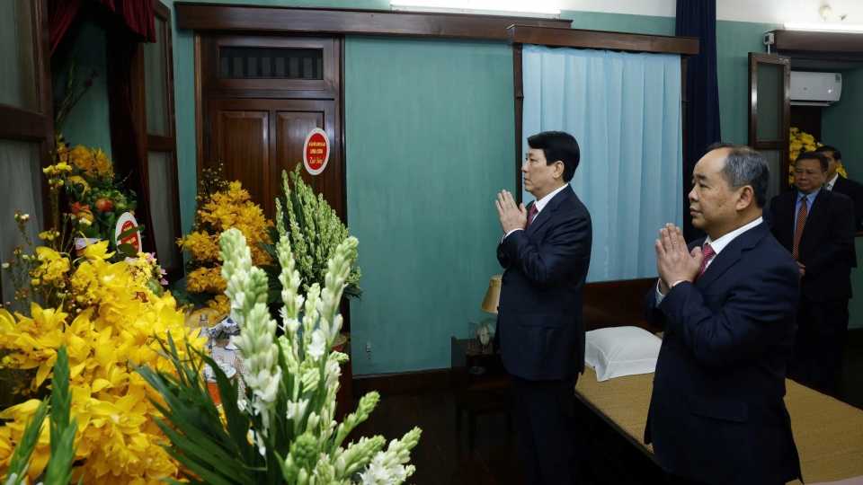 29-01_chu_tich_nuoc_luong_cuong_dang_huong_tuong_niem_chu_tich_ho_chi_minh.jpg