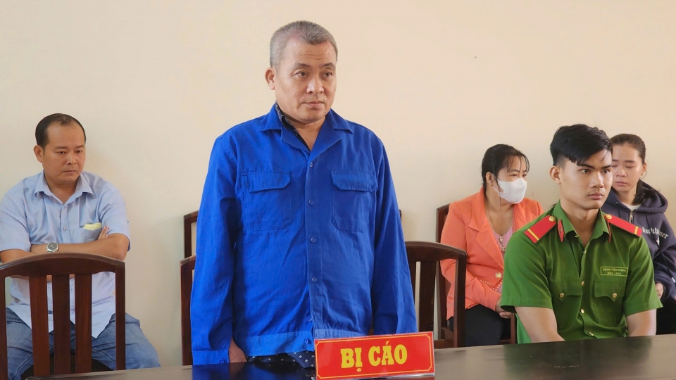 Bị cáo gần tại phiên tòa..jpg