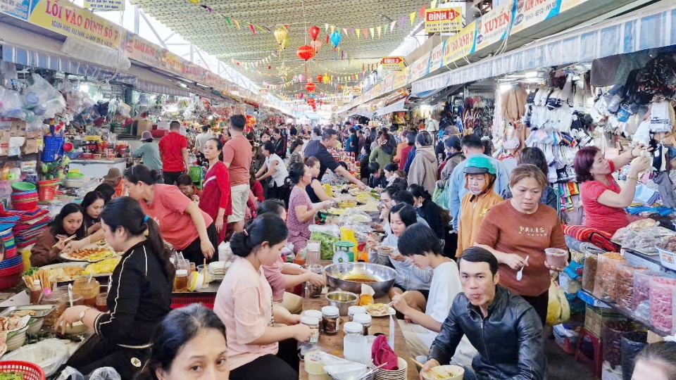 Chợ Cồn, TP Đà Nẵng ngày 28 tháng Chạp.jpg