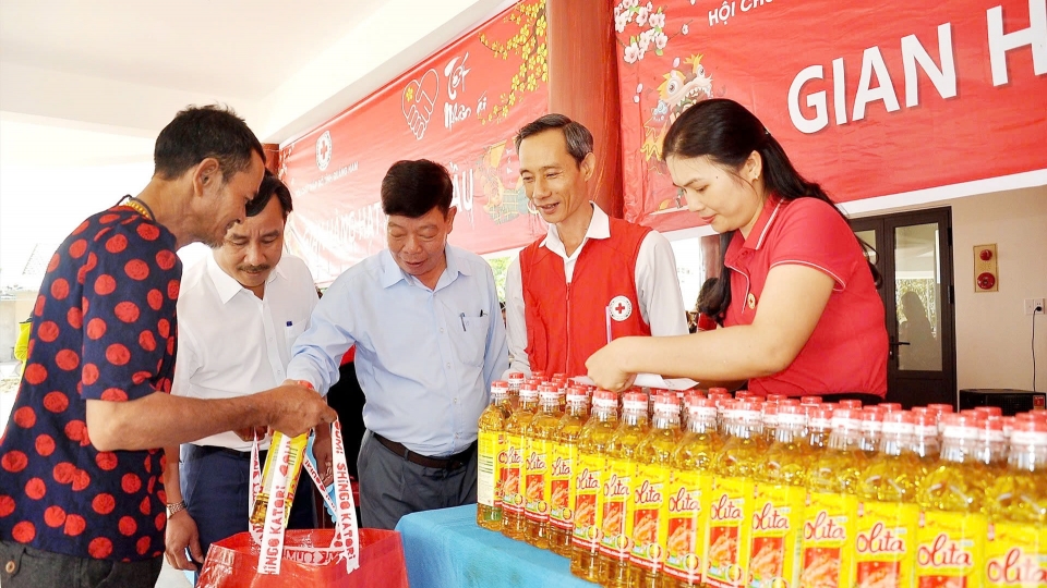 Hỗ trợ nhu yếu phẩm.jpg