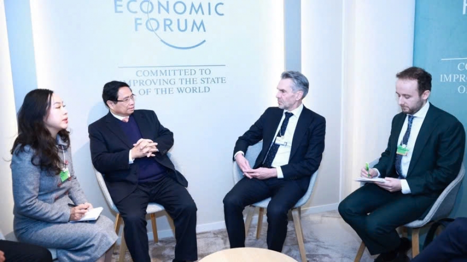 Pham Minh Chinh and Dick Schoof.jpg