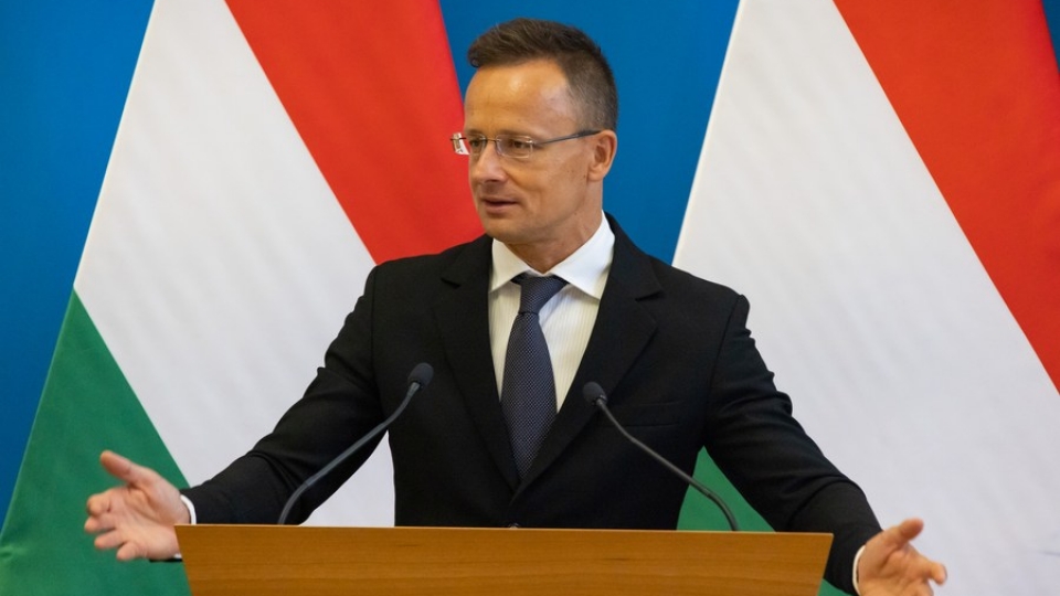 bo_truong_bo_ngoai_giao_va_thuong_mai_hungary_peter_szijjarto_phat_bieu_trong_mot_su_kien_bao_chi_tai_budapest_hungary_anh_englishnewscn_20250113050739.jpg